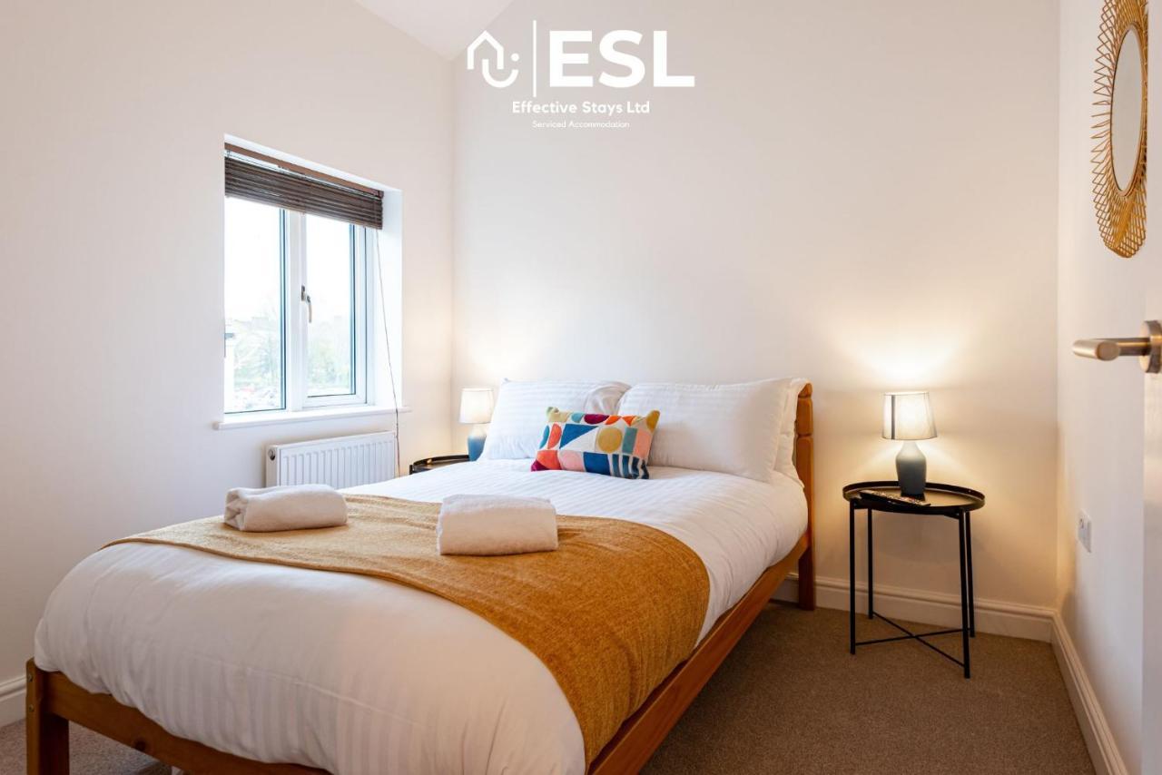 2 Bedroom Terrace Cottage, Parking, 5 Minutes Drive To Royal Shrewsbury Hospital Esterno foto