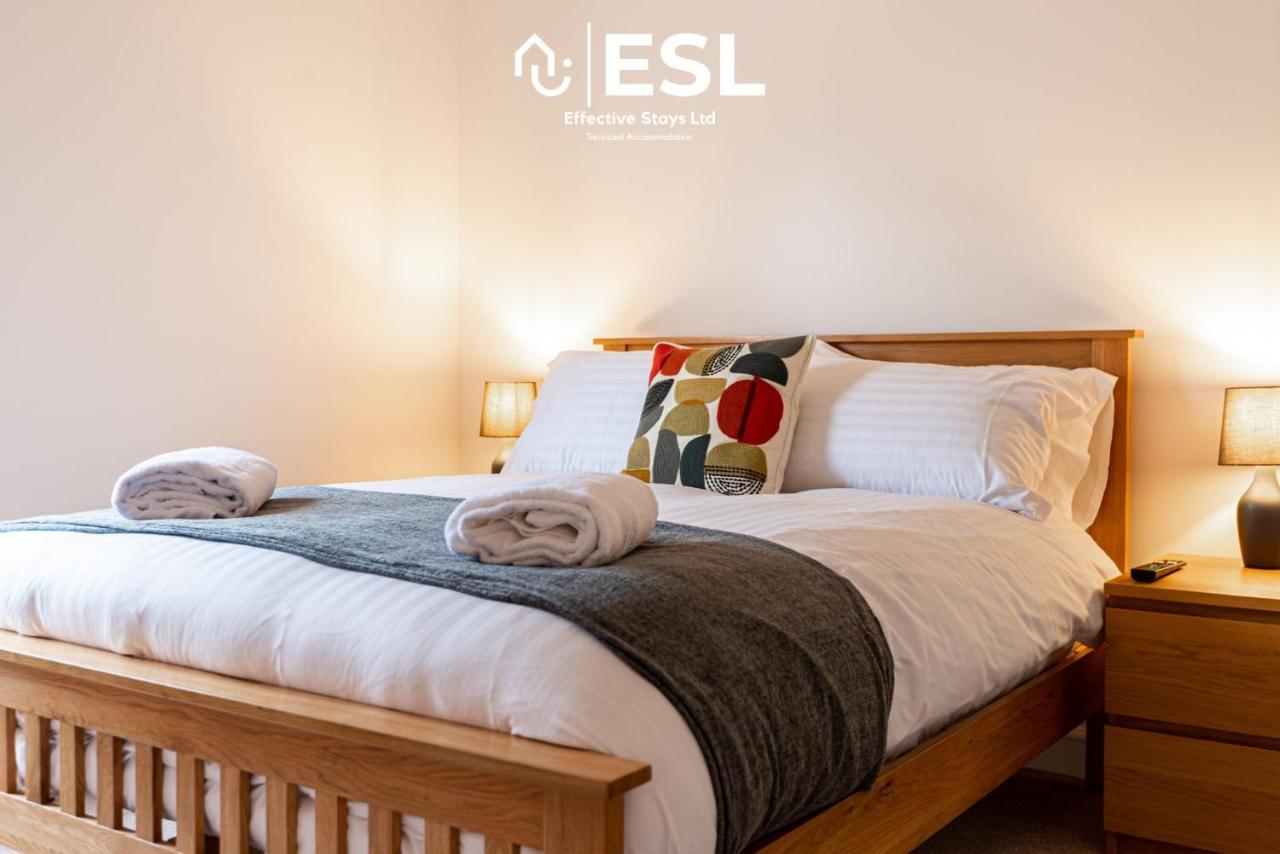 2 Bedroom Terrace Cottage, Parking, 5 Minutes Drive To Royal Shrewsbury Hospital Esterno foto