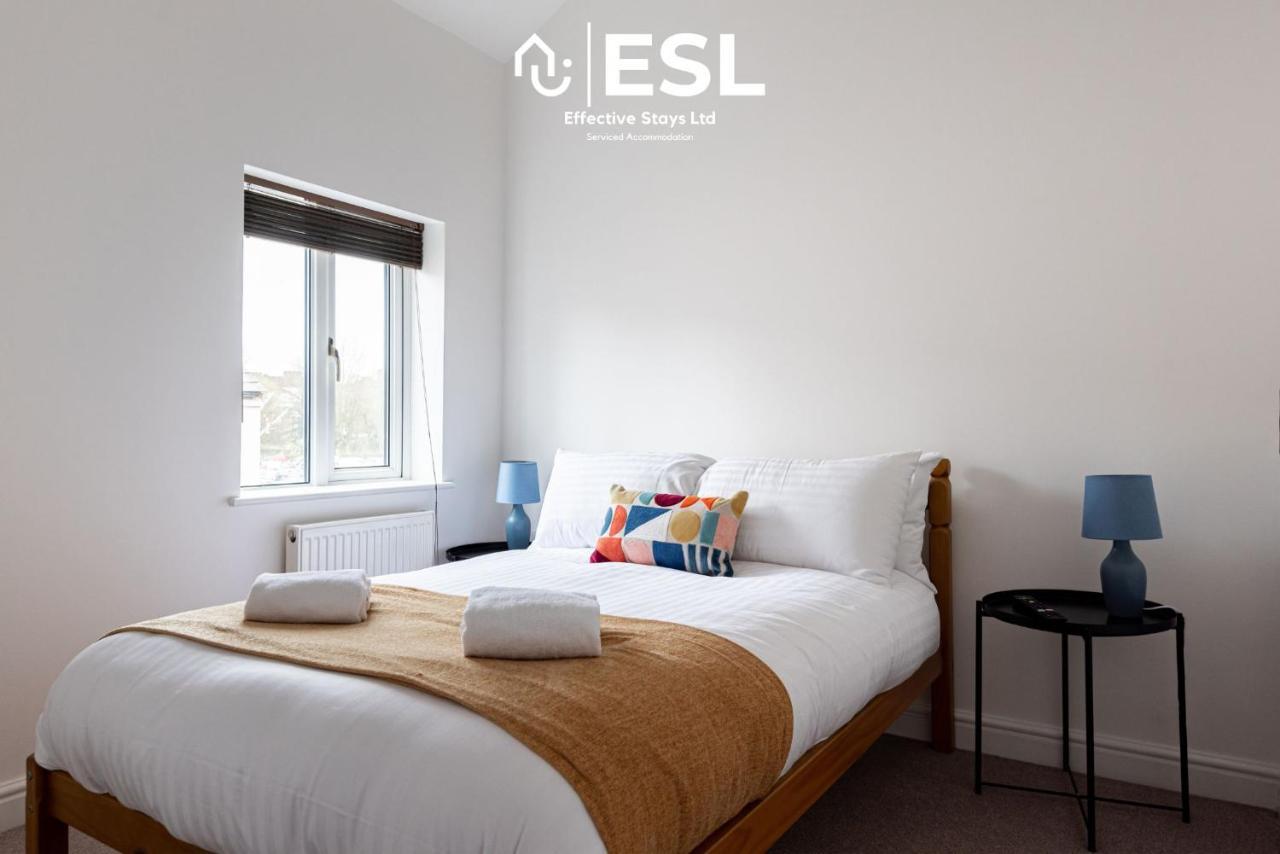2 Bedroom Terrace Cottage, Parking, 5 Minutes Drive To Royal Shrewsbury Hospital Esterno foto