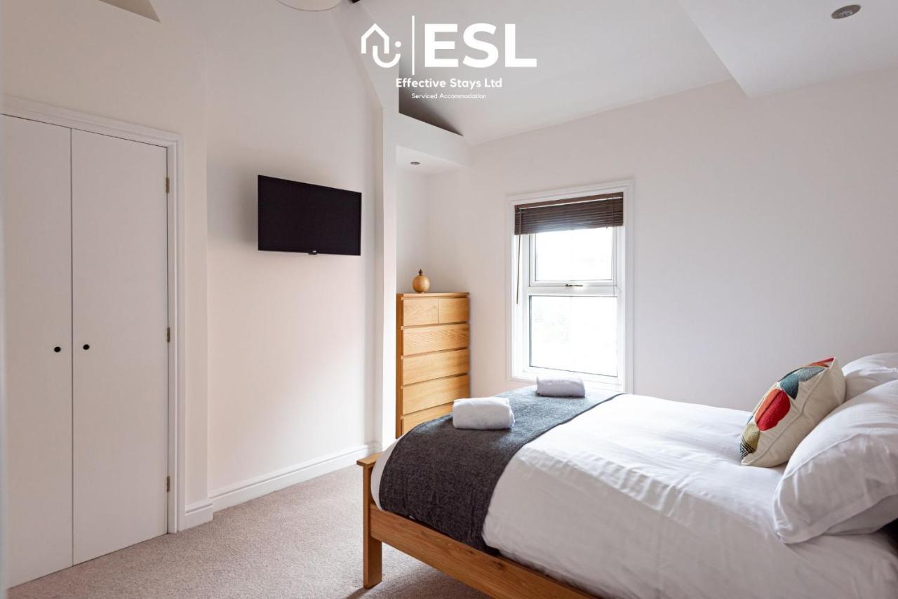 2 Bedroom Terrace Cottage, Parking, 5 Minutes Drive To Royal Shrewsbury Hospital Esterno foto