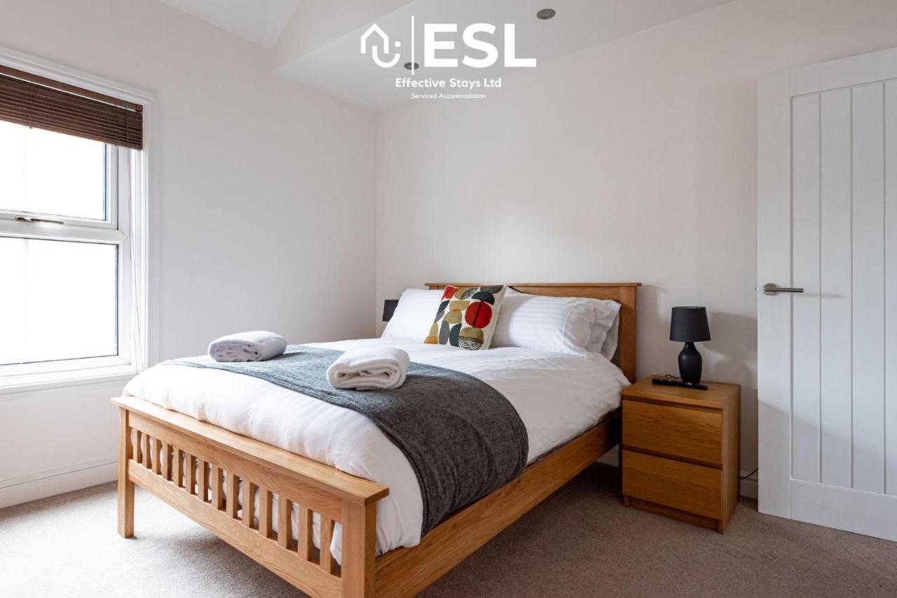 2 Bedroom Terrace Cottage, Parking, 5 Minutes Drive To Royal Shrewsbury Hospital Esterno foto